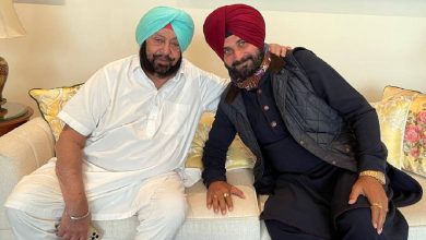 Photo of टी पार्टी में साथ बैठे कैप्टन अमरिंदर सिंह और नवजोत सिंह सिद्धू, दोनों के बीच…