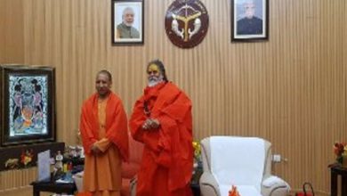 Photo of महंत नरेंद्र गिरि ने की सीएम योगी से मुलाकात, मतांतरण पर सख्ती से रोक लगाने की मांग करने के साथ…