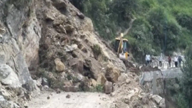 Photo of उत्तराखंड: :भारी बारिश से नेशनल हाईवे सहित कई मोटर मार्गों पर मलबा आने से यातायात ठप, जगह-जगह फंसे यात्री