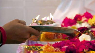 Photo of पूजा से जुडी ये चीजें कभी नहीं रखनी चाहिए जमीन पर…