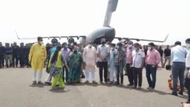 Photo of अफगानिस्तान से भारत पहुंचते ही 120 भारतीयों ने लगाए भारत ‘माता की जय के नारे’