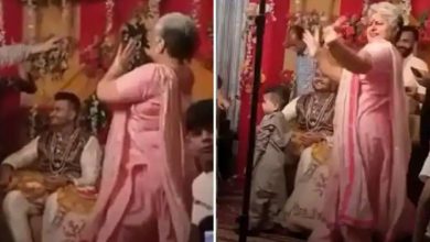 Photo of बेटे की शादी में मां ने किया कमाल का डांस, खूब देखा जा रहा हैं वीडियो