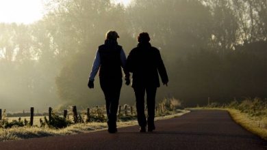 Photo of रात के खाने के बाद टहलने के होते है ये कमाल फायदे…