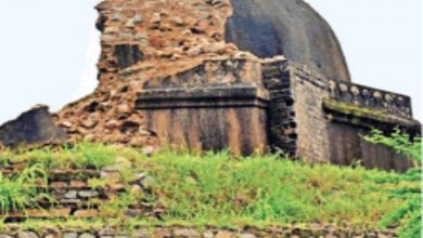 Photo of तेज बारिश में ढह गया 500 साल पुराने सलीमगढ़ किला का महत्वपूर्ण हिस्सा