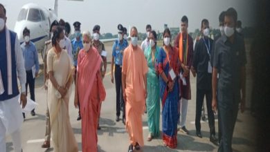 Photo of इलाहाबाद हाई कोर्ट पहुंचे राष्ट्रपति राम नाथ कोविन्‍द, समारोह स्‍थल पर दीप प्रज्‍जवलित कर किया उद्घाटन..