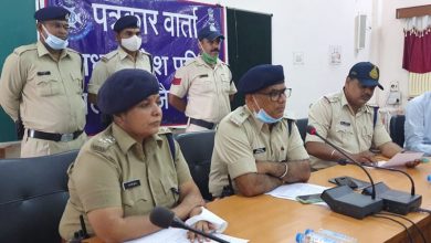 Photo of रुपये दोगुने करने और नोटों की बारिश कर रातोंरात लखपति बनाने का लालच देकर ठगी करने वाले एक तांत्रिक बाबा को उज्जैन पुलिस ने किया गिरफ्तार