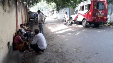 Photo of पति ने पत्‍नी की गला दबाकर की हत्‍या और फिर दो मंजिल से फेंका नीचे, पुलिस ने आरोपी किया अरेस्ट