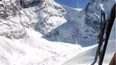 Photo of उत्तराखंड के लमखागा दर्रे में वायु सेना ने 17,000 फीट की ऊंचाई पर आरम्भ किया बचाव अभियान
