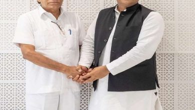 Photo of लखीमपुर खीरी की हिंसा के विरोध में कांग्रेस के मौन व्रत के बीच पार्टी के पूर्व सांसद राजाराम पाल सपा में शामिल