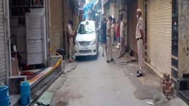 Photo of दिल्ली में अज्ञात लोगों ने एक महिला को गोली मारकर की हत्या, बिंदापुर में युवती को मारा चाकू…