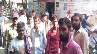 Photo of देवी मंदिर निर्माण कार्य में श्रमदान कर रहे एक युवक की करंट लगने से हुई मौत, दूसरे की हालत गंभीर, जहानाबाद की घटना