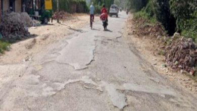 Photo of खस्ता हालत में तब्दील हो चुके सांखौल-बराही मार्ग का जल्द ही होगा सुधार, निर्माण की गुणवत्ता पर लोग उठा रहे सवाल