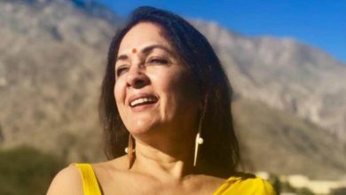 Photo of Neena Gupta ने अब सालों बाद अपनी ऑटोबायॉग्रफी ‘सच कहूं तो’ में खोलें अपनी जिंदगी के कई राज