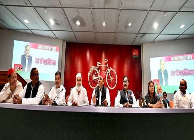 Photo of UP विधानसभा उपाध्यक्ष के चुनाव से पहले बसपा के छह और भाजपा के एक विधायक सपा में हुए शामिल