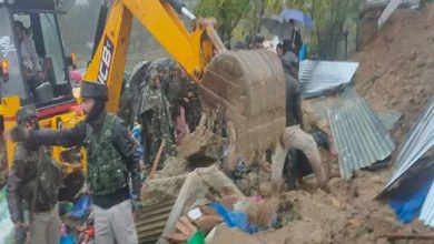 Photo of त्राल में लगातार हो रही बारिश की वजह से  कच्चा मकान ढहने से खानाबदोश परिवार के 3 सदस्यों की मौत, एक घायल