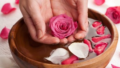 Photo of चेहरे की हर परेशानी को दूर करता है गुलाबजल, जाने इसके फायदे…..