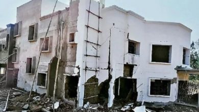 Photo of झारखंड में नक्सलियों ने  सो रहे श्रमिकों को बंधक बनाकर बम उड़ाया