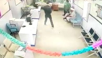 Photo of जोधपुर के निकटवर्ती क्षेत्र गांगाणी में दो नकाबपोश लुटेरों ने बैंक खुलते ही दिन- दहाड़े बंदूक दिखाकर लूट लिए लाखों रुपये