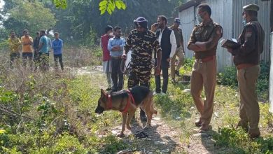 Photo of चंपावत जले के बनबसा में रात में चोरों ने नगर स्थित एक ज्वेलर्स के शोर रूम में बोला धावा, लाखों के आभूषण ले उड़े