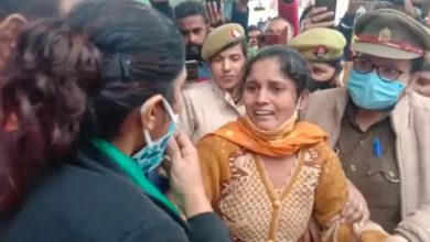 Photo of सहारनपुर में सीएम योगी से मिलने के प्रयास में महिला ने समारोह में किया हंगामा