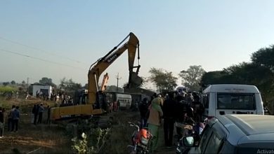 Photo of इंदौर से सतना जा रही यात्री बस पलटने से एक की मौत, कई यात्री हुए घायल