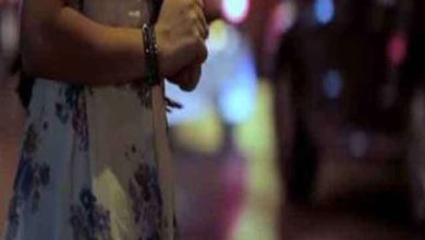 Photo of कभी होटल में तो कभी सैलून में बुलाया, जाती रही छात्रा,फिर जांच में मिला कुछ ऐसा जिससे देखकर आरा की पुलिस भी रह गई दंग