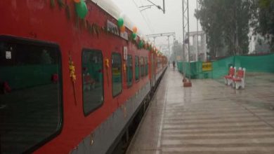 Photo of लखनऊ से स्पेशल ट्रेन के रूप में आज से गोमतीनगर-कामाख्या एक्सप्रेस का हुआ शुभारंभ, रेलमंत्री ने कही यह बात