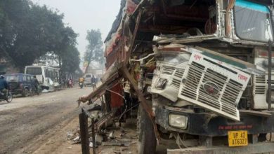 Photo of अयोध्या में कोहरे के वजह से निजी यात्री बस और ट्रक में हुई जोरदार टक्कर, एक यात्री ने मौके पर ही तोड़ा दम जबकि 16 लोग घायल…