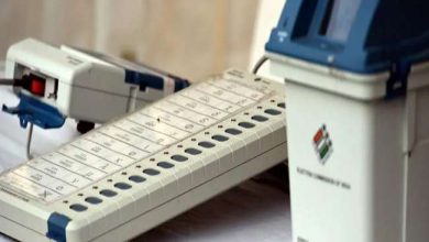 Photo of यूपी चुनाव: लखीमपुर खीरी में अराजकता, युवक ने EVM पर डाला फेवीक्विक, इतने मिनट मतदान बाधित