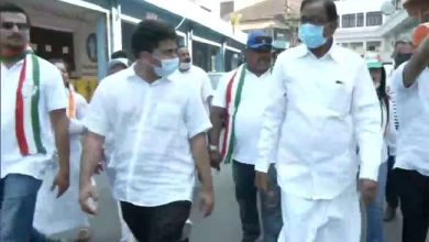 Photo of घर-घर जाकर प्रचार-प्रसार करते हुए नजर आए कांग्रेस के वरिष्ठ नेता पी चिदंबरम