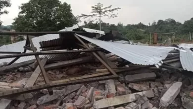 Photo of जाने क्यों अतिक्रमण हटाने पहुंचे कलेक्टर ने कहा ”मुझे गोली मार दो”