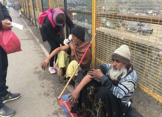 Photo of स्वास्थ्य विभाग की ओर से भिक्षावृत्ति, बेसहारा घूमने वाले, दूसर शहर से आए मजदूरों को लगाया जा रहा टीका