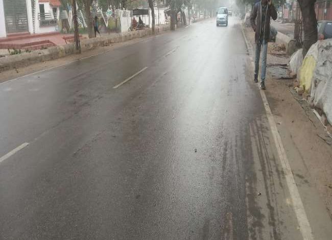 Photo of राजधानी में गोमतीनगर, हजरतगंज, इंदिरानगर, विकासनगर समेत कई इलाकों में हुई बूंदाबंदी,  शीतलहर ने फिर से बढ़ाई गलन…