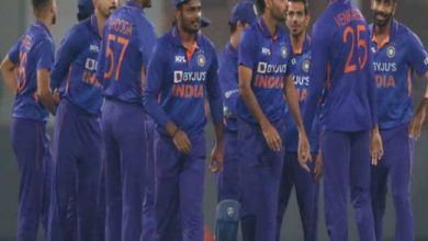 Photo of श्रीलंका के खिलाफ रोहित शर्मा ने अपनी कप्तानी में भारत को सातवें टी20 इंटरनेशनल मैच में दिलाई जीत, तोड़ा MS धौनी का रिकार्ड