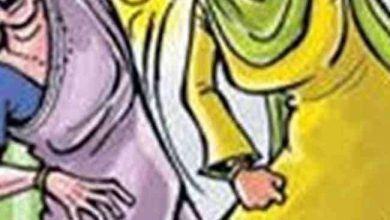 Photo of स्कूल में दो महिला शिक्षकों के बीच बढ़ा झगड़ा और फिर ये हुआ…