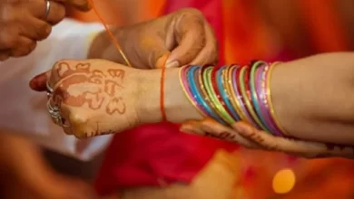 Photo of बहुत ही शुभ माना जाता है लाल रंग का कलवा, जानें इसे बांधने से होने वाले फायदे…