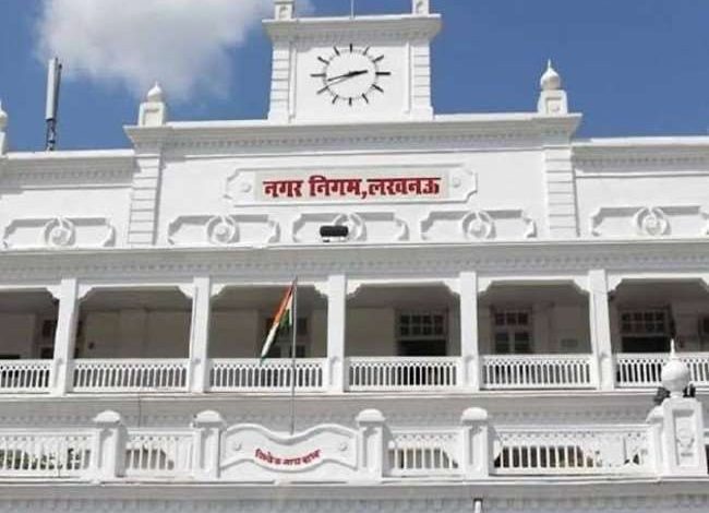 Photo of लखनऊ नगर निगम ने साढ़े तीन हजार सफाई कर्मचारियों को दिखाया बाहर का रास्ता, वजह जानकर आप हैरान हो जाएंगे