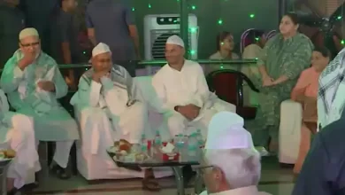 Photo of नीतीश कुमार ने लालू, राबड़ी, तेजस्वी और तेज प्रताप को भेजा इफ्तार पार्टी का आमंत्रण