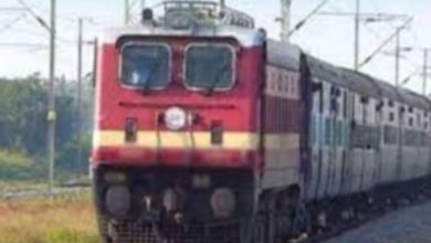 Photo of ट्रेन में बिना टिकट के यात्रा करने वाले लोग हो जाएं सचेत, रेलवे ने बेटिकट यात्रियों पर शुरू की सख्ती