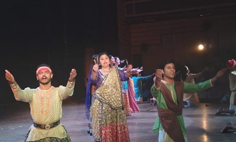 Photo of लखनऊ फिल्म फोरम व विविध सेवा संस्थान के संयुक्त तत्वावधान में “दि मर्चेंट ऑफ वेनिस’ का नौटंकी शैली में ‘दयावान व्यापारी’ का मंचन