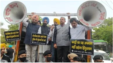 Photo of बीजेपी प्रवक्ता बग्गा की अगुवाई में सीएम केजरीवाल के आवास के सामने जमकर प्रदर्शन, हिरासत में लिए गए…