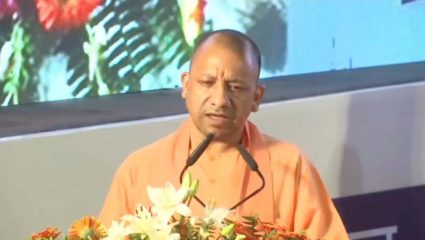 Photo of गरीब कल्याण सम्मेलन में मुख्यमंत्री ने लाभार्थियों से किया संवाद, कहा- बिना जाति-धर्म देखे मिल रहा है लाभ