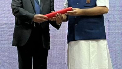 Photo of कुंवर्स ग्लोबस स्कूल के संस्थापक है राजेश सिंह श्रीलंका के शिक्षा मंत्री सूसिल प्रेमजयंथा ने किया सम्मानित