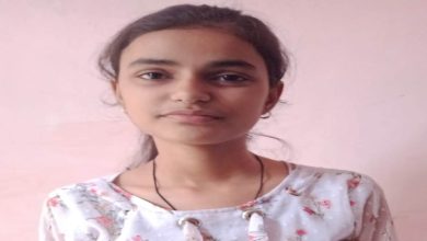 Photo of यूपी बोर्ड परीक्षा 2022 की हाईस्‍कूल में प्रदेश में चौथा स्‍थान पाने वाली आस्‍था सिंह भविष्‍य में बनना चाहती हैं शिक्षिका… 