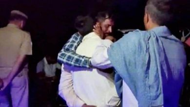Photo of यूपी के हाथरस में डंपर ने कावड़ियों को कुचला, 6 की मौके पर ही हुई मौत￼