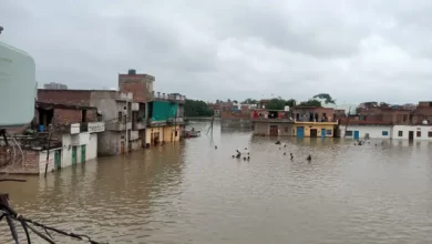 Photo of वाराणसी: गंगा का जलस्तर बढ़ा पानी से बढ़ा कॉलोनियां का घर