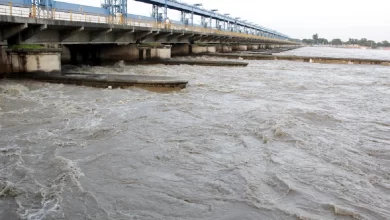 Photo of वाराणसी: तेजी से बढ़ रहा हैं गंगा का जलस्तर, निचले इलाकों में मची खलबली
