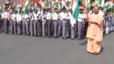 Photo of सीएम योगी ने कुछ इस अंदाज में बच्चों के साथ शुरू किया ‘हर घर तिरंगा’ अभियान￼