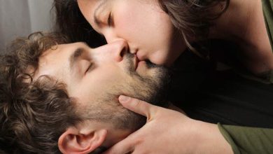 Photo of किस करना भी हो सकता है खतरनाक, खबर पढ़कर हिल जाएगा आपका दिमाग