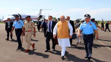 Photo of गृहमंत्री अमित शाह के काफिले में घंटों घूमता रहा अनजान शख्स, खुद को बताया…